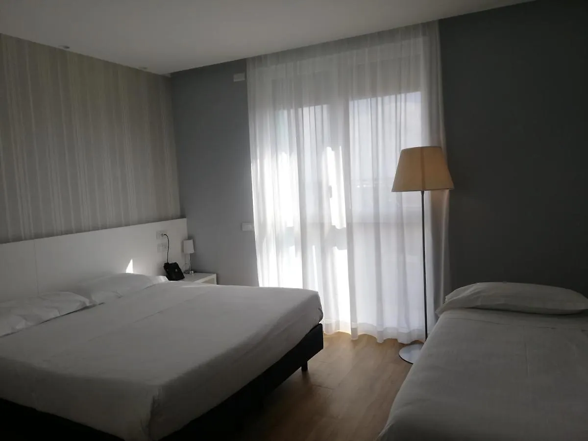 Novo Hotel Rossi Verona 3*,  Olaszország