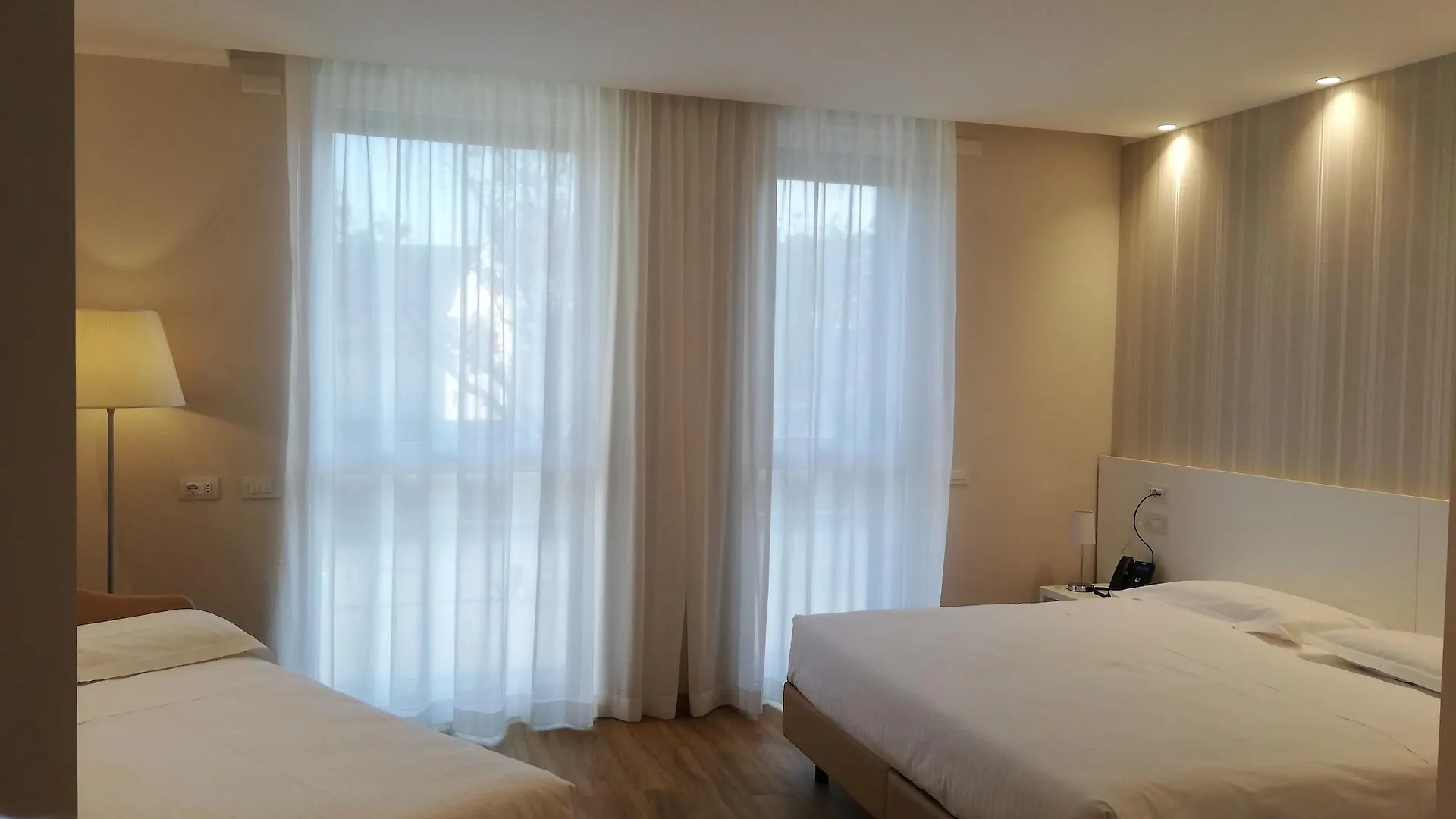 ורונה Novo Hotel Rossi 3*,  איטליה