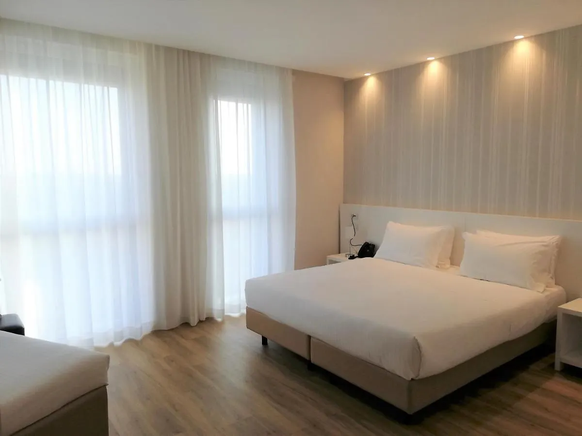 ורונה Novo Hotel Rossi 3*,  איטליה